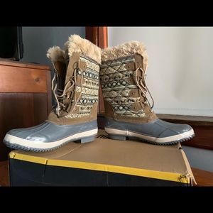 Women’s Khombu winter boots size 11 worn once